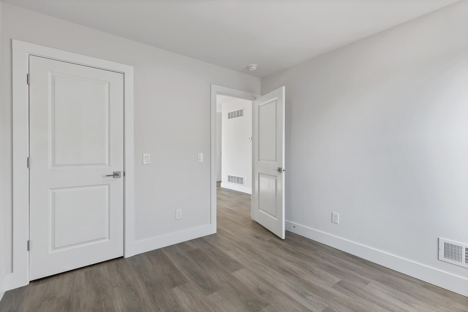 2510 Clinton Way Jackson, MI 49201 - Photo 13 of 27 2007-Green-Acres-Dr-1016