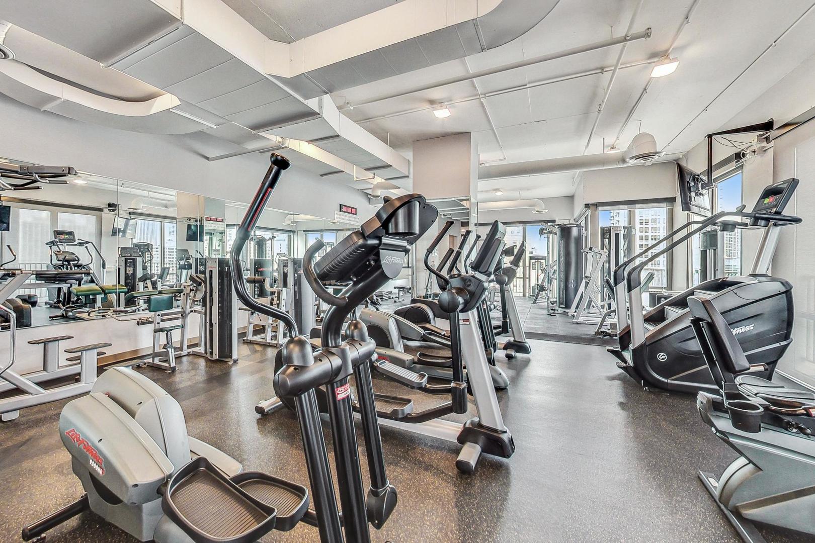 2 East Erie Street, Unit 2802 Chicago, IL 60611 - Photo 42 of 59