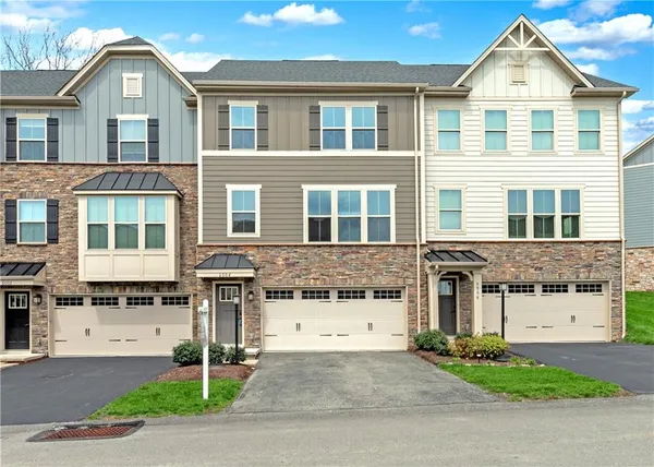$370,000 | 6004 Augusta Lane, Jeannette, PA 15644