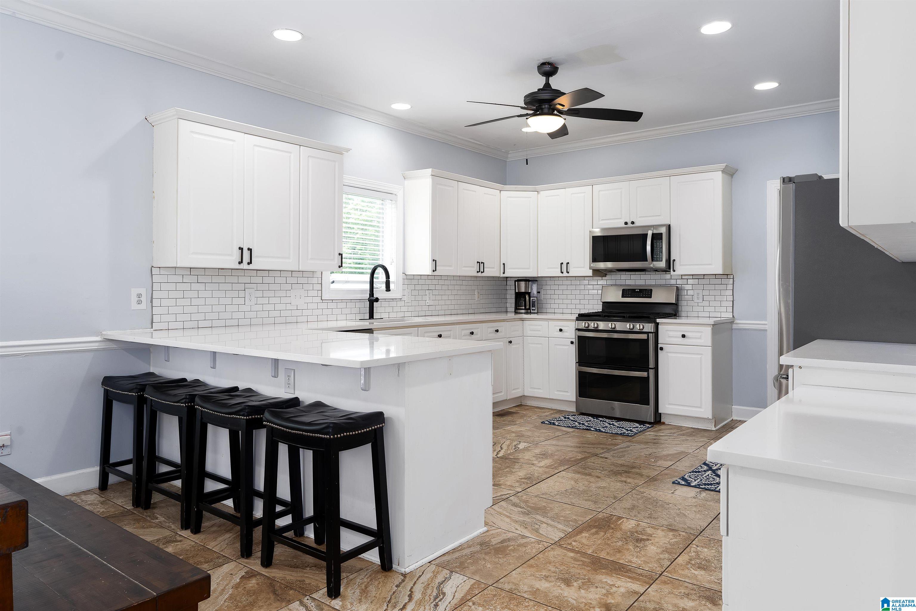 124 Maple Trace Hoover, AL 35244 - Photo 7 of 62 Gallery Image 7