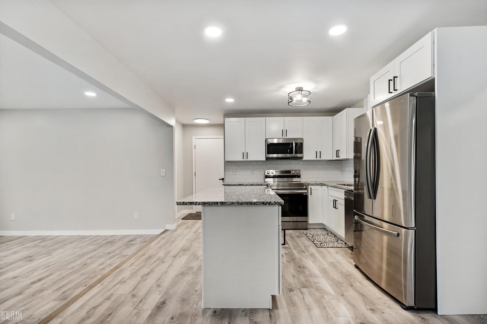 56301 Omo Road Macomb, MI 48042 - Photo 8 of 47