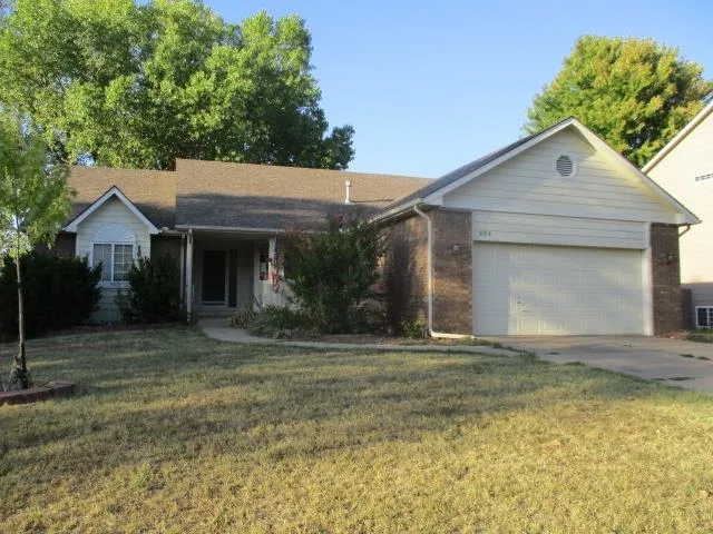 $207,000 | 808 East Hawthorne Drive, Derby, KS 67037