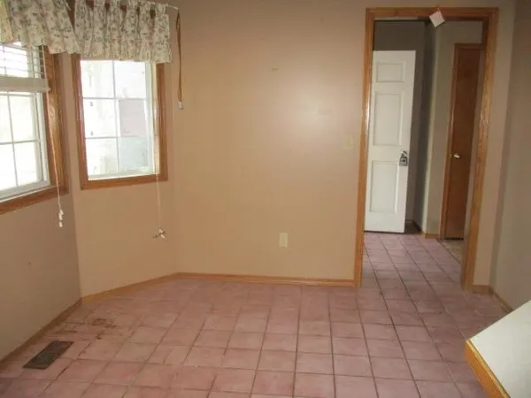 $207,000 | 808 East Hawthorne Drive, Derby, KS 67037