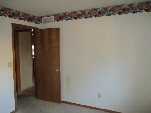 $207,000 | 808 East Hawthorne Drive, Derby, KS 67037