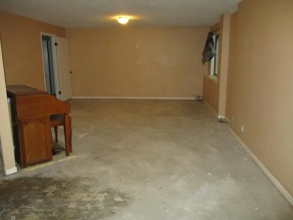 $207,000 | 808 East Hawthorne Drive, Derby, KS 67037