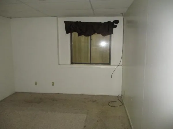 $207,000 | 808 East Hawthorne Drive, Derby, KS 67037