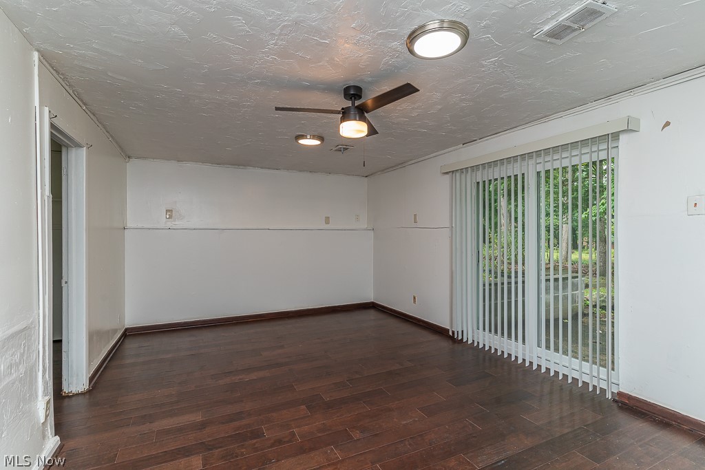 714 Edgewood Road Cleveland, OH 44143 - Photo 4 of 33 Gallery Image 4