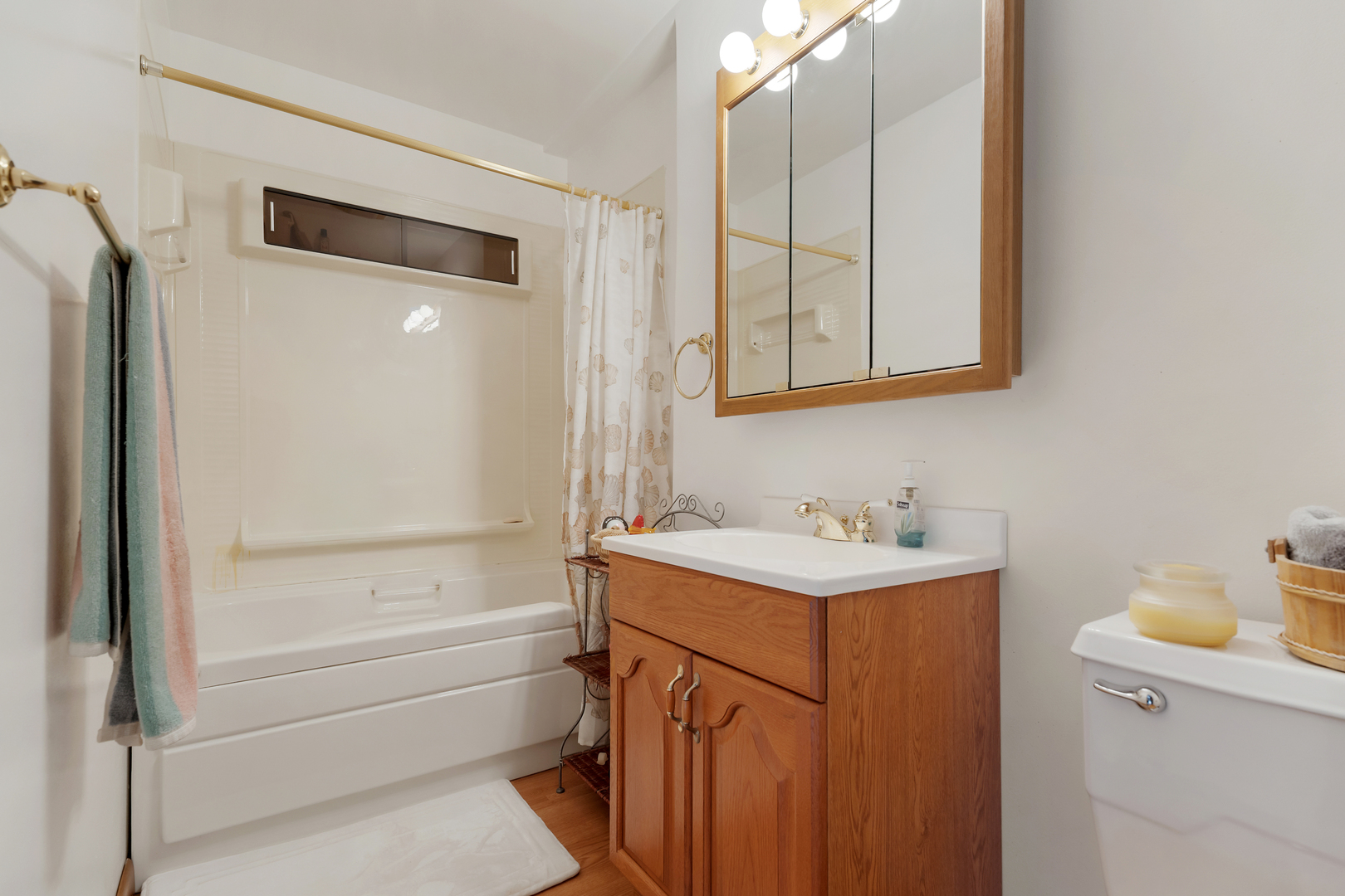 16200 Green Road Harvard, IL 60033 - Photo 17 of 30 a bathroom with a sink a toilet and shower
