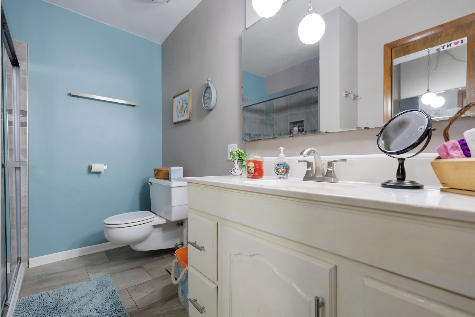 16200 Green Road Harvard, IL 60033 - Photo 19 of 30 a bathroom with a toilet sink and mirror