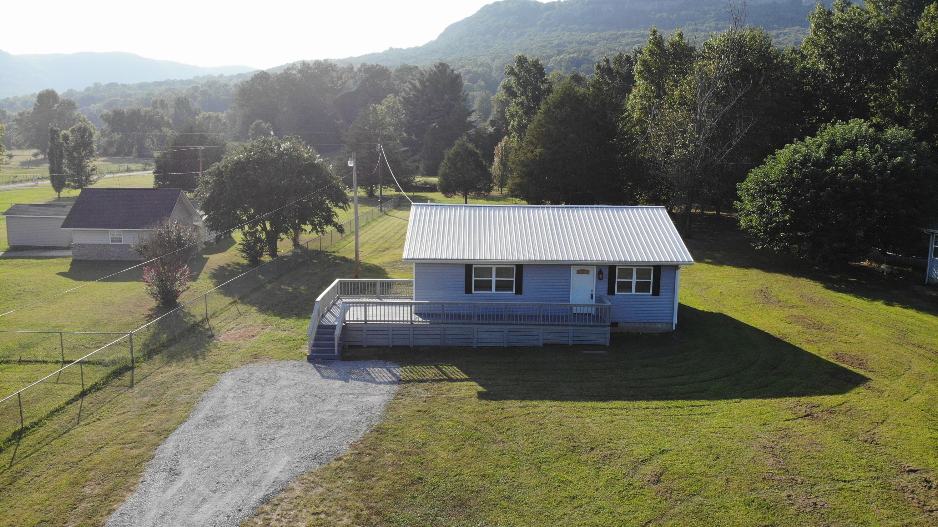 3311 West Valley Road Dunlap, TN 37327 - Photo 2 of 28 Front