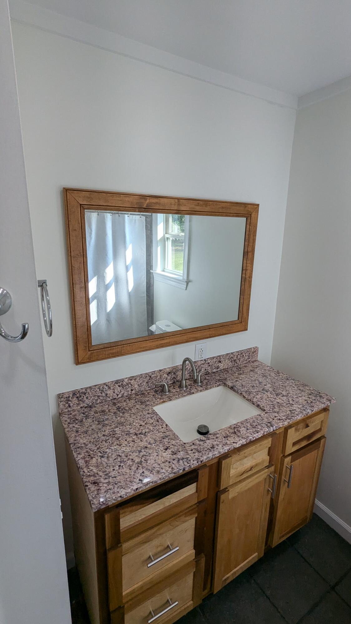 3311 West Valley Road Dunlap, TN 37327 - Photo 21 of 28 Bathroom 2