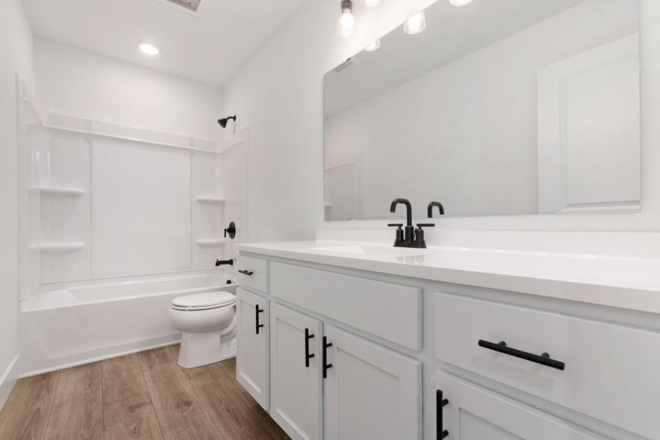 3224 Railtown Road Caledonia, MI 49316 - Photo 22 of 35 STG144-E2390-Bath