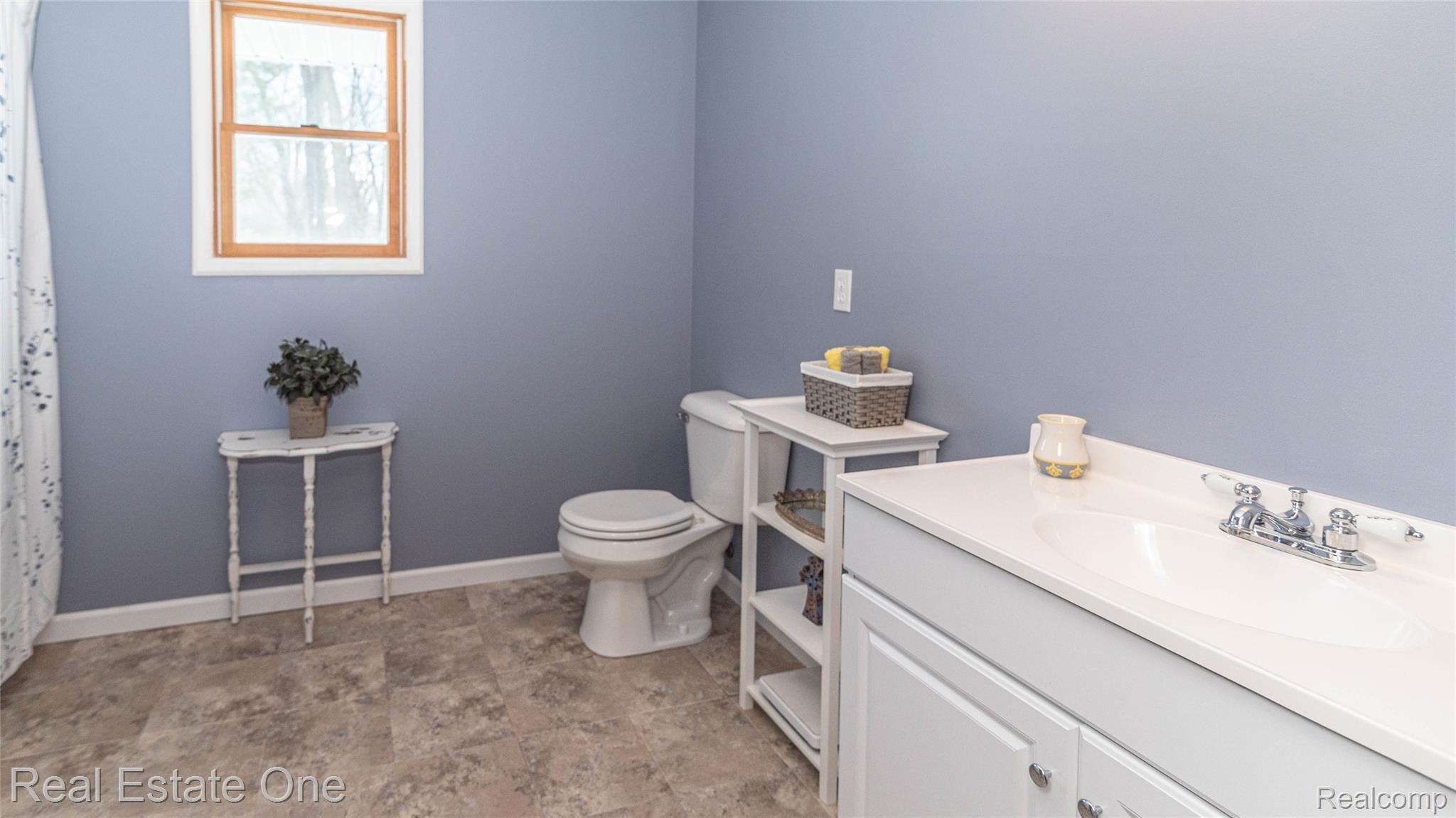 174 Henderson Road Howell, MI 48855 - Photo 19 of 30 IN-LAW QUARTERS BATHROOM