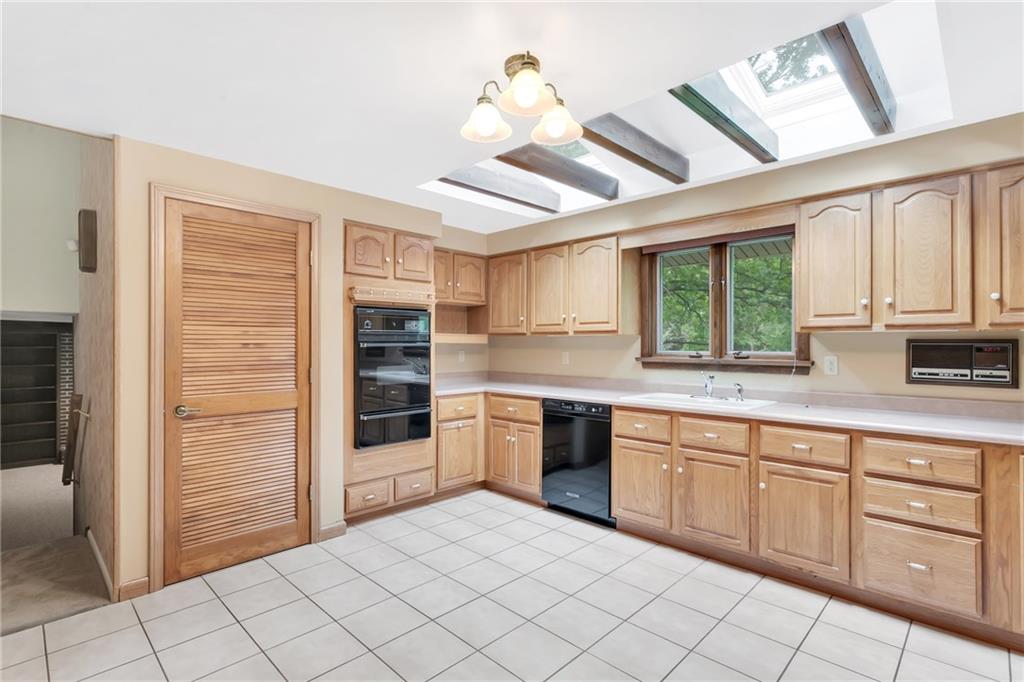 3949 New Texas Road Pittsburgh, PA 15239 - Photo 11 of 22