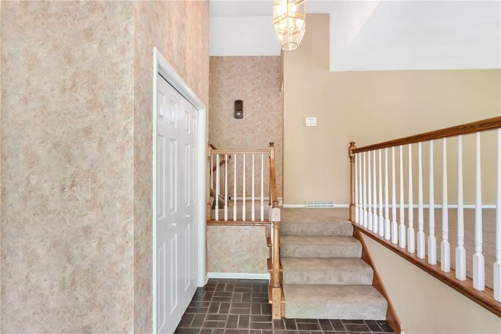 3949 New Texas Road Pittsburgh, PA 15239 - Photo 8 of 22