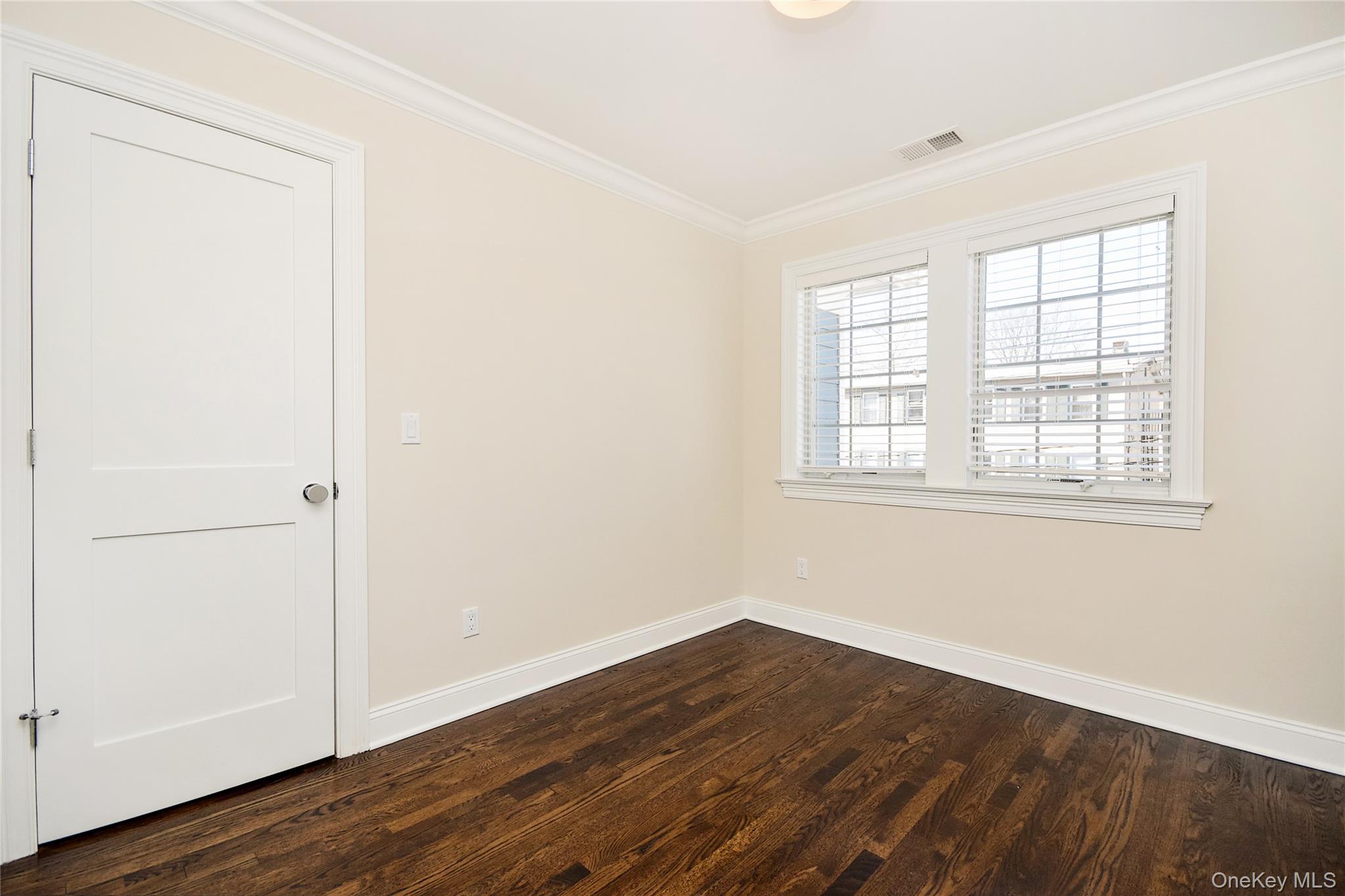 31 Cedar Place Rye, NY 10580 - Photo 12 of 16 Gallery Image 12