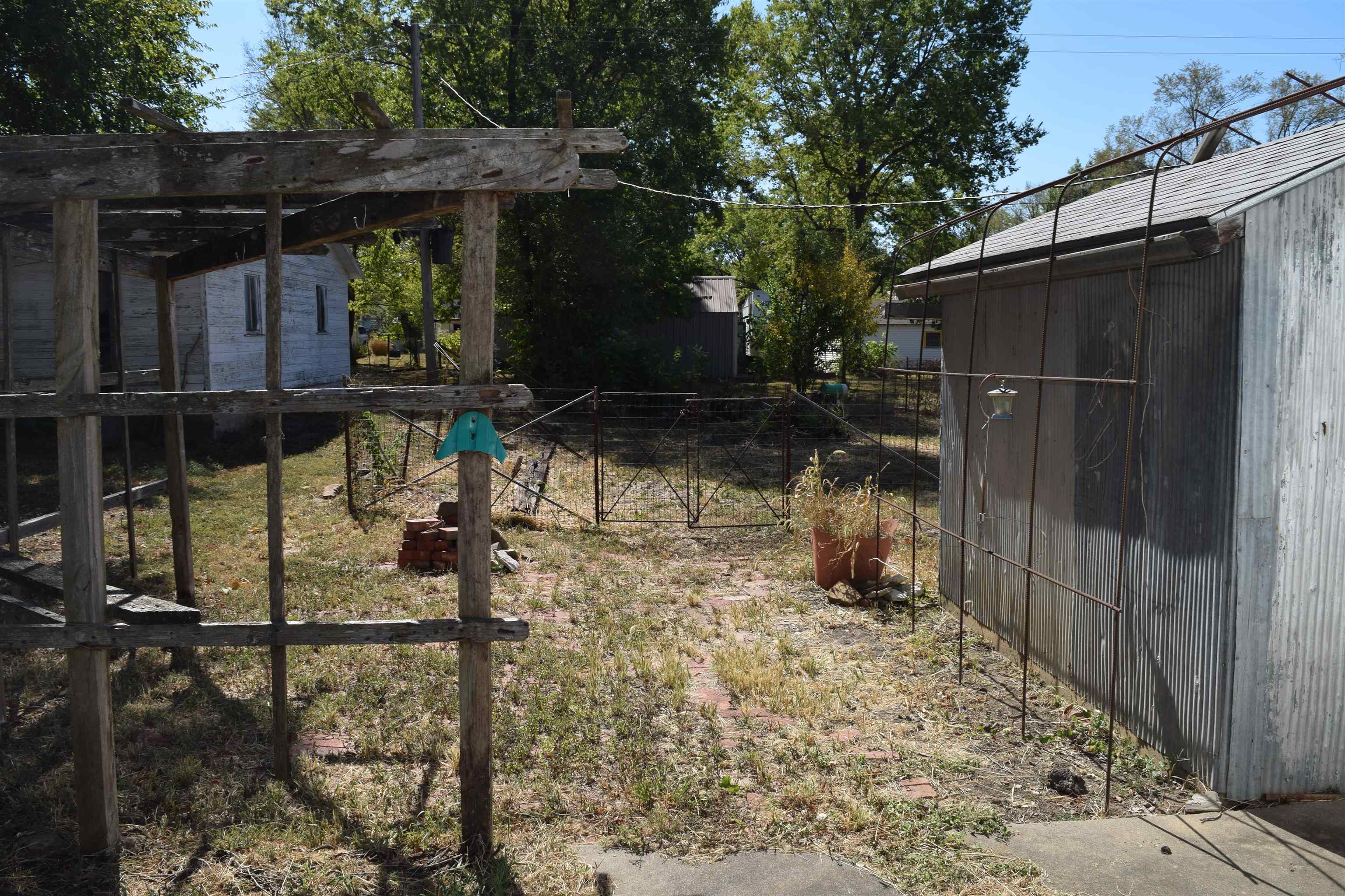 102 West State Street Toronto, KS 66777 - Photo 16 of 19