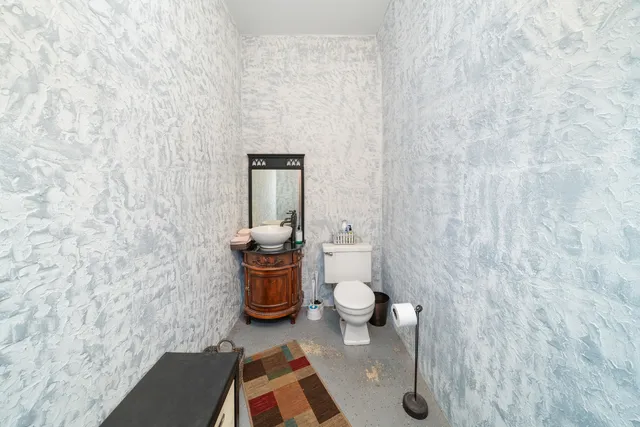 a view of a storage & utility room