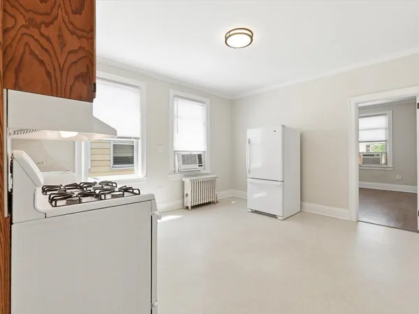 $2,800 | 73 Newman Avenue, Unit 3, Bayonne, NJ 07002