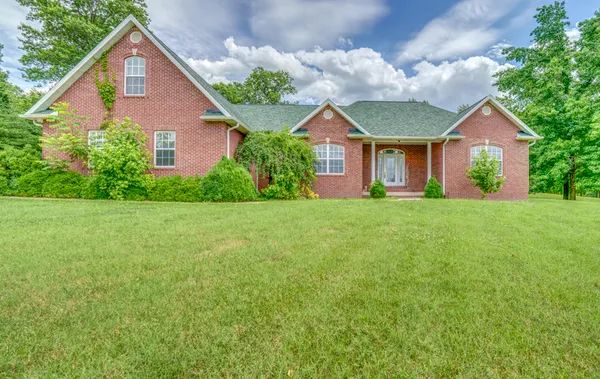 $489,000 | 2108 South Hillside Lane, McLeansboro, IL 62859
