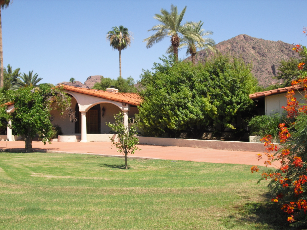 5402 East Exeter Boulevard Phoenix, AZ 85018 - Photo 3 of 12 Front 1