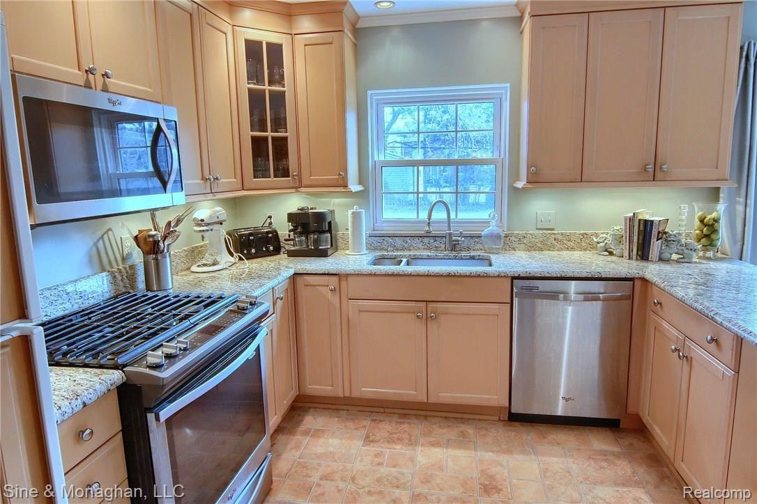 550 Pemberton Road Grosse Pointe, MI 48230 - Photo 6 of 29 Kitchen_4th_View.jpg
