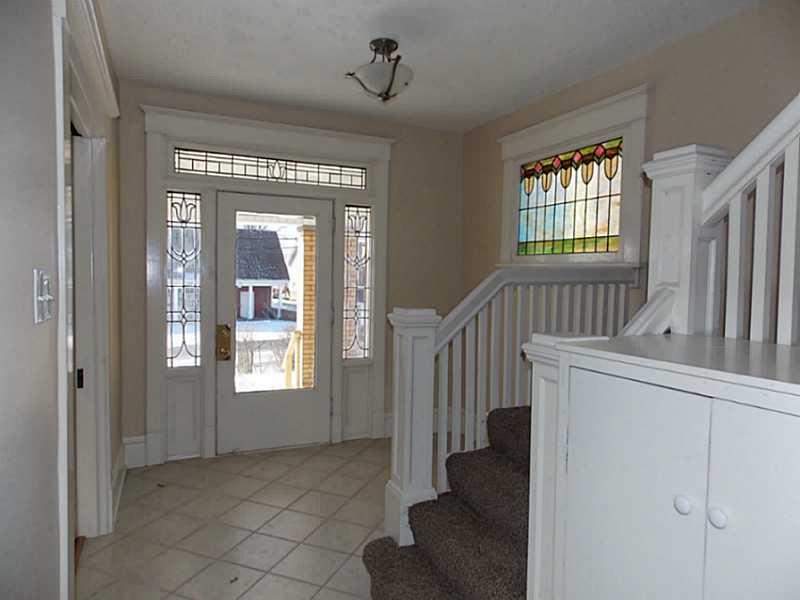 612 Darlington Road Beaver Falls, PA 15010 - Photo 2 of 14 Entry/Foyer.