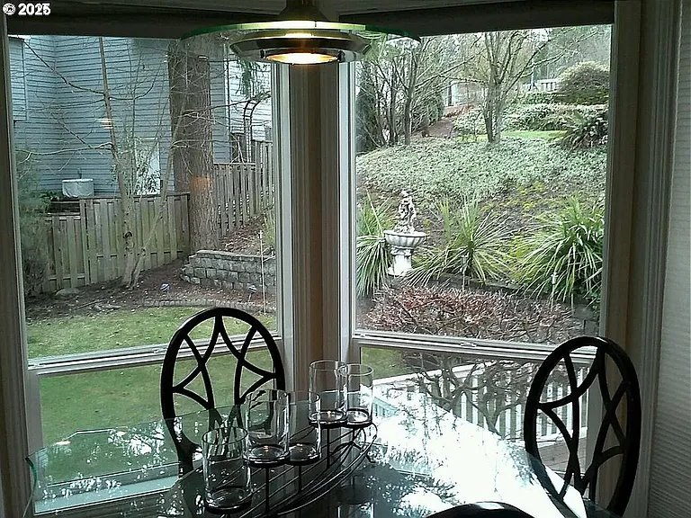 8674 Southwest 168th Avenue Beaverton, OR 97007 - Photo 2 of 40