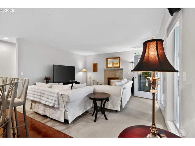 $999,999 | 8674 Southwest 168th Avenue, Beaverton, OR 97007