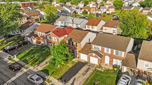 $289,900 | 1410 Georgetown Drive, Carol Stream, IL 60188