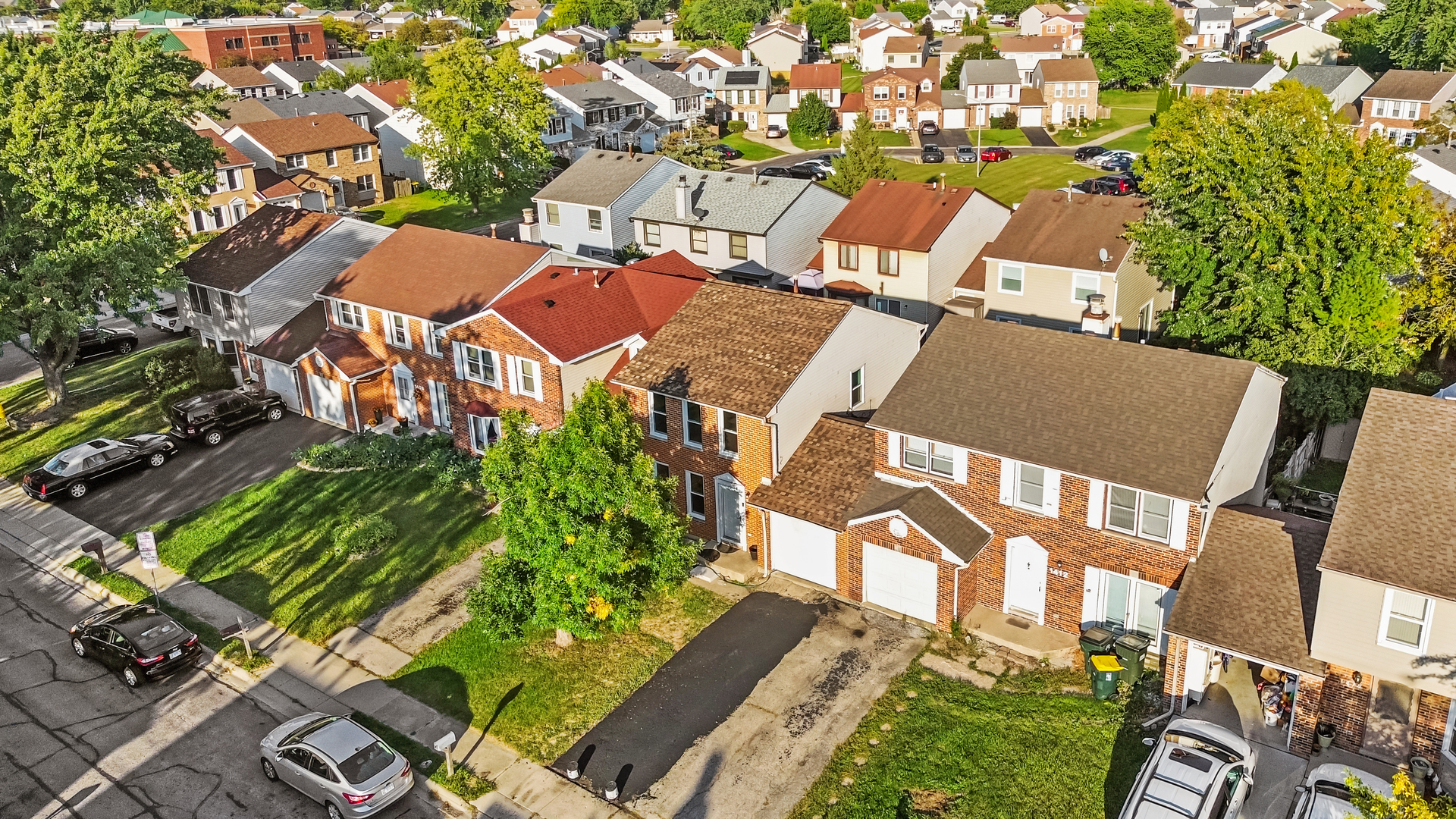 1410 Georgetown Drive Carol Stream, IL 60188 - Photo 2 of 25