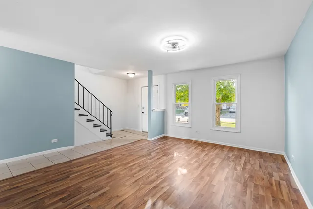 $289,900 | 1410 Georgetown Drive, Carol Stream, IL 60188