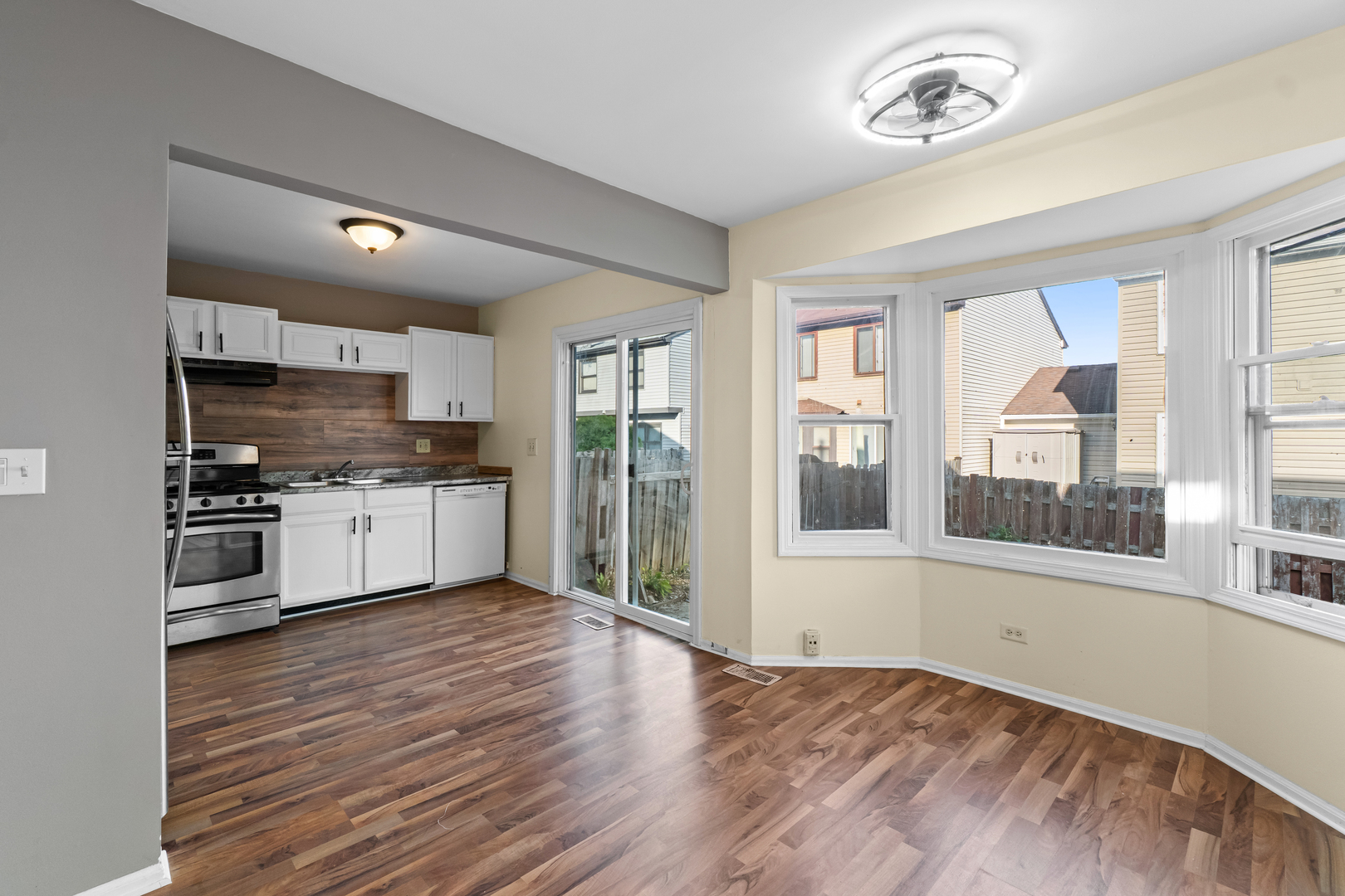 1410 Georgetown Drive Carol Stream, IL 60188 - Photo 8 of 25