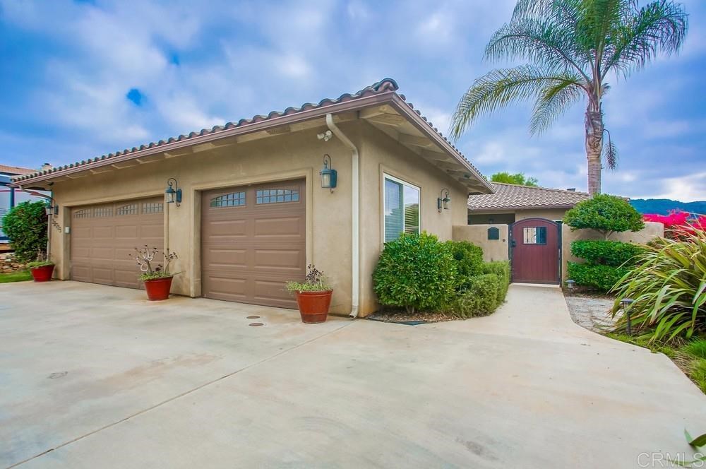 29725 Margale Lane Vista, CA 92084 - Photo 5 of 56