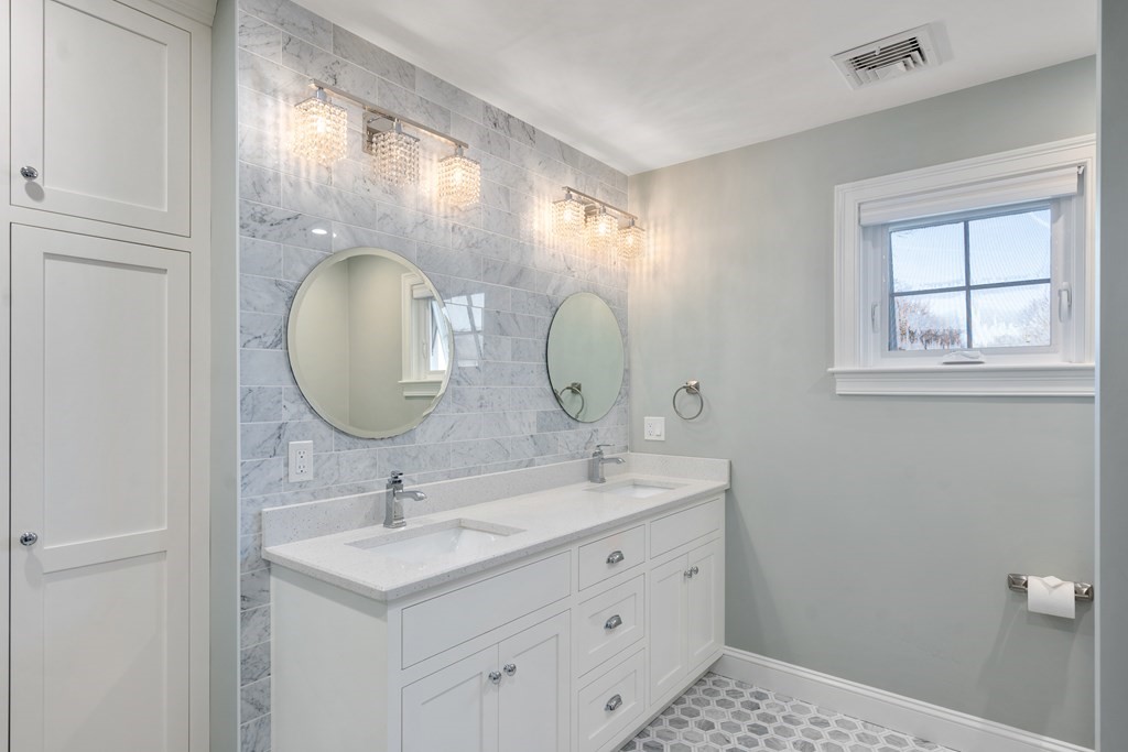 102 Greenacre Road Westwood, MA 02090 - Photo 13 of 21 Gallery Image 13