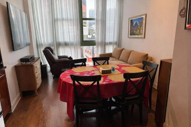 $2,900 | 111 East Flagler Street, Unit 204, Miami, FL 33131