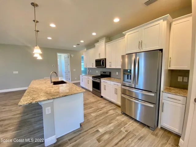 $3,600 | 7397 Bluemink Lane, Melbourne, FL 32940