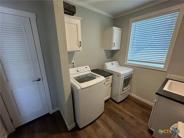 $585,000 | 838 East Oak Street, Goliad, TX 77963