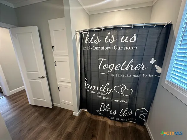 $585,000 | 838 East Oak Street, Goliad, TX 77963