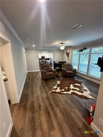 $585,000 | 838 East Oak Street, Goliad, TX 77963