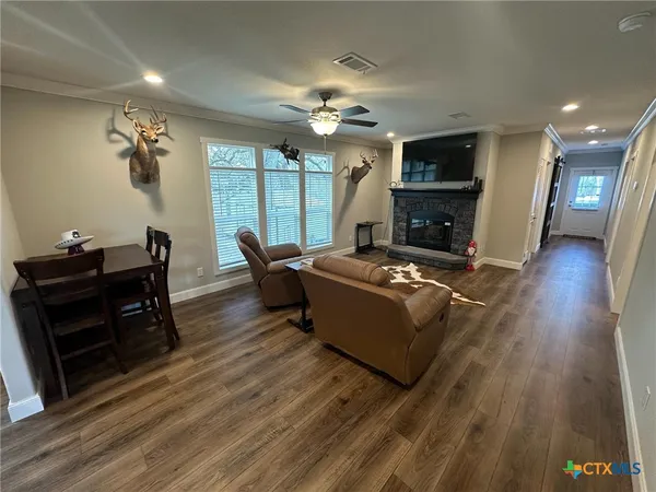 $585,000 | 838 East Oak Street, Goliad, TX 77963