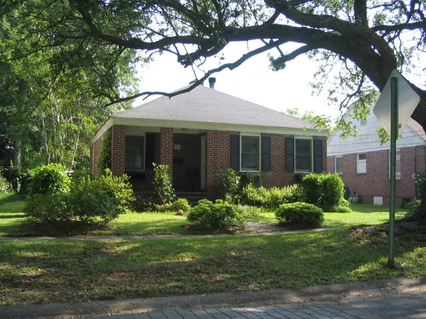 $2,200 | 22 Yeadon Avenue, Charleston, SC 29407