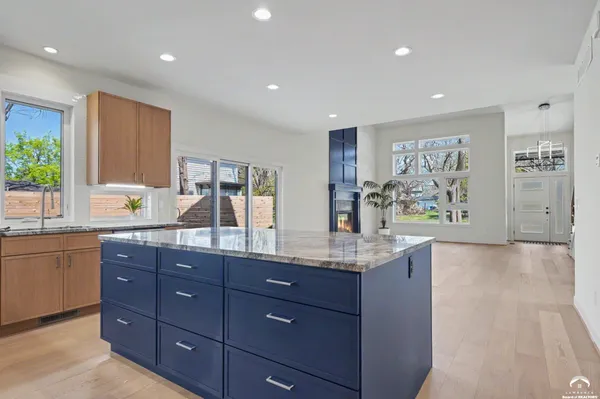 $699,900 | 1111 New Jersey Street, Lawrence, KS 66044