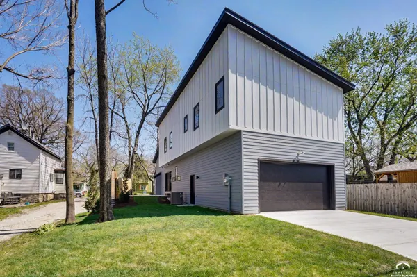 $699,900 | 1111 New Jersey Street, Lawrence, KS 66044