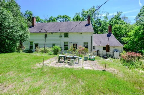 $550,000 | 169 West Rogues Path, Huntington, NY 11743