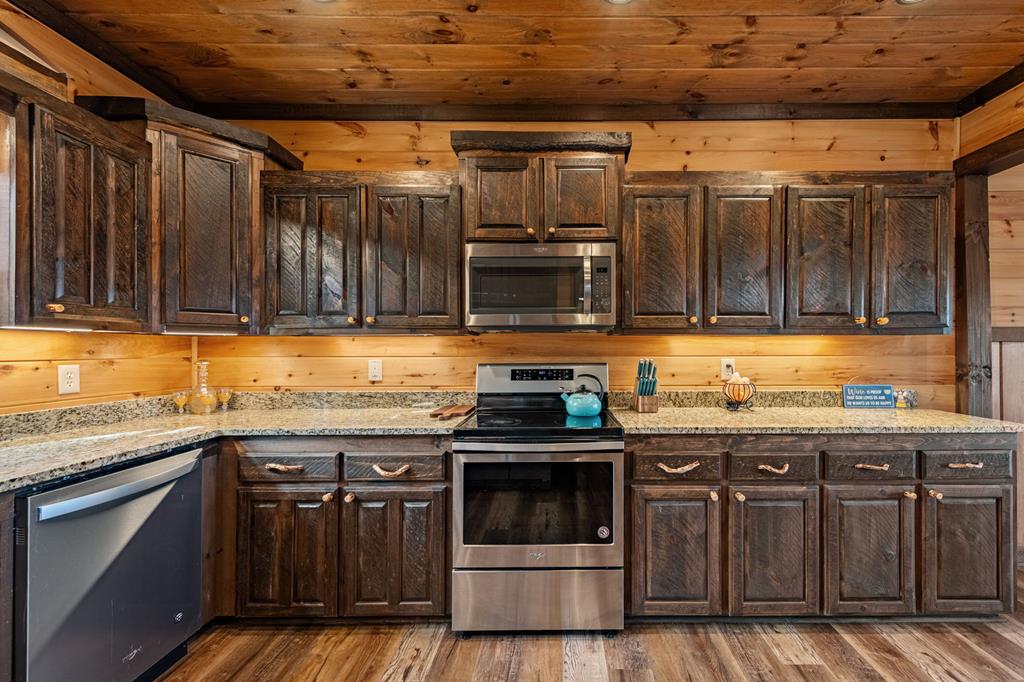 360 Hope Drive Blue Ridge, GA 30513 - Photo 24 of 92