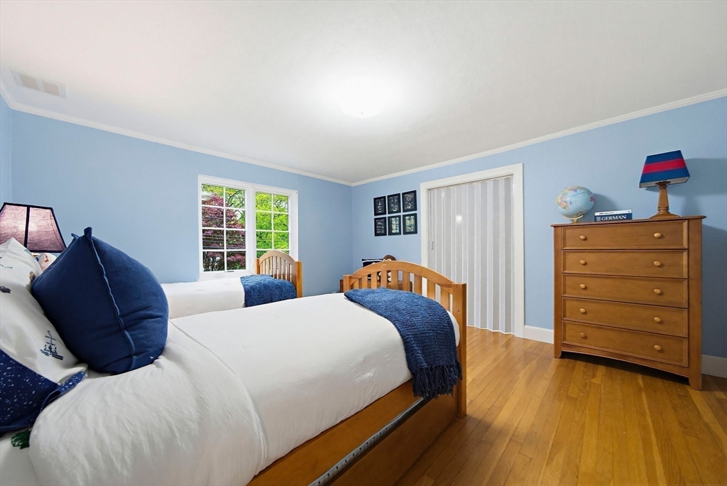 72 Beverly Road Brookline, MA 02467 - Photo 24 of 40