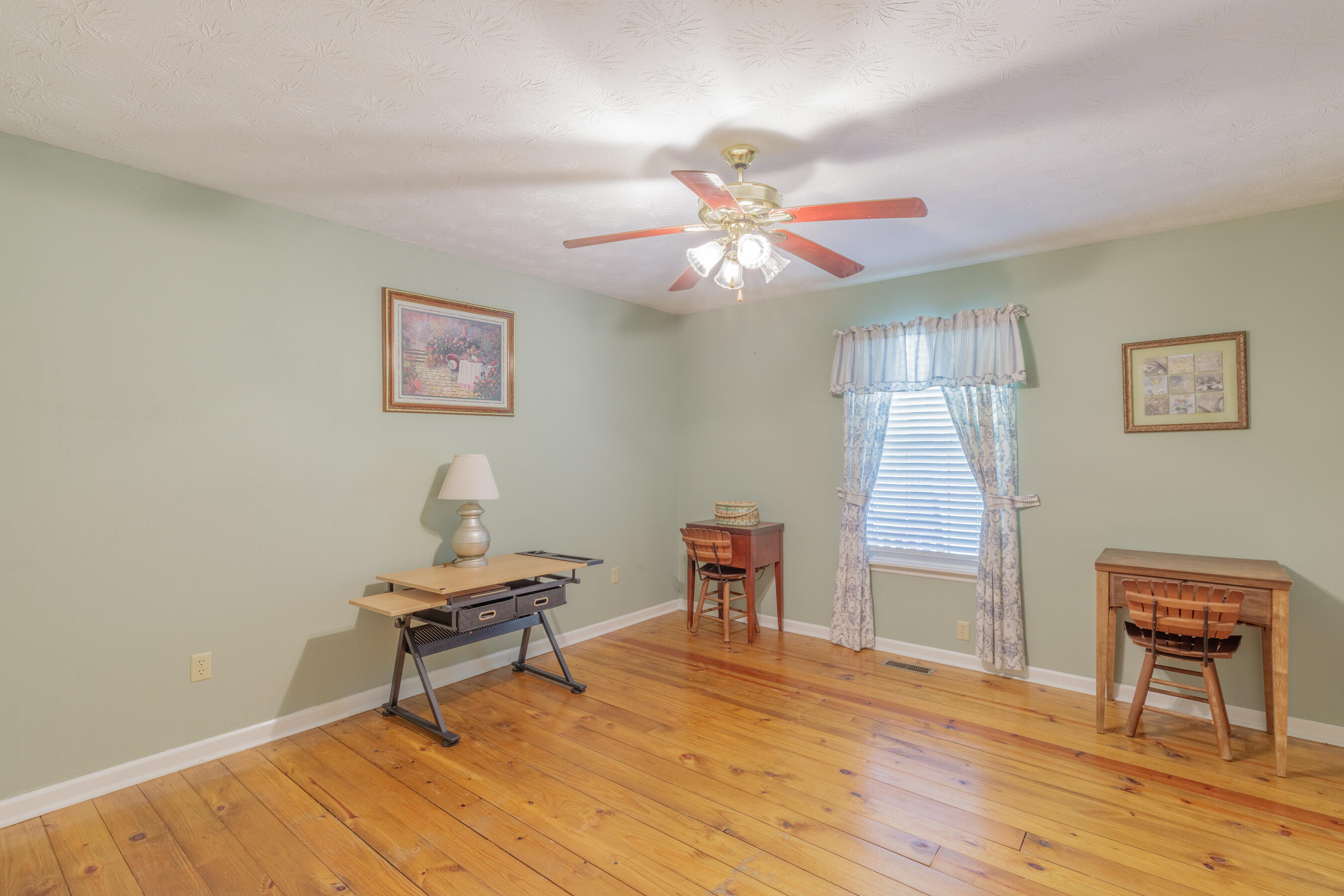 197 Lynn Trail LaFayette, GA 30728 - Photo 15 of 51 Bedroom