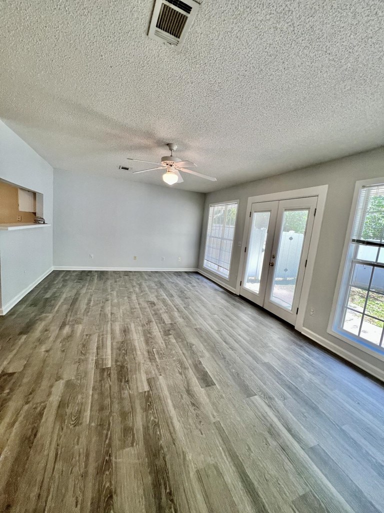 103 North Spring View Drive Enterprise, AL 36330 - Photo 2 of 20