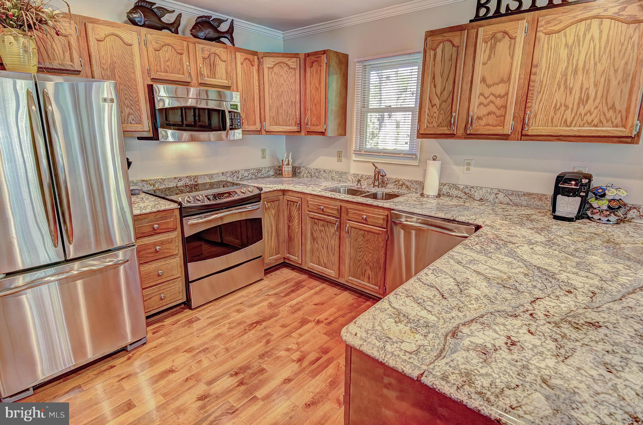 718 Tyler Point Road Deale, MD 20751 - Photo 3 of 27 Kitchen